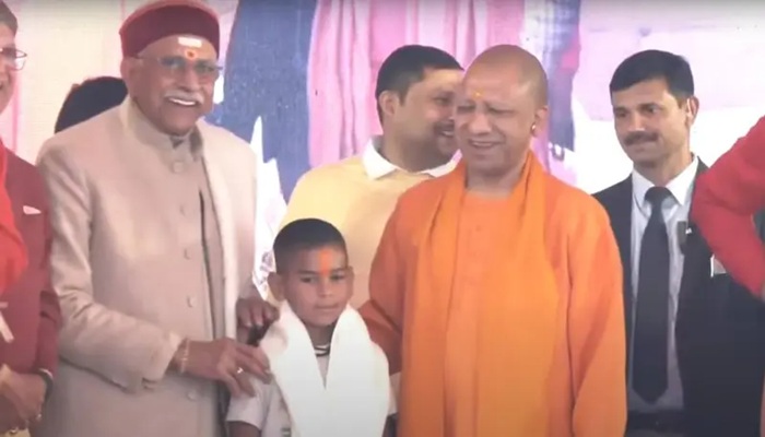 रामलला के दर्शन के लिए पंजाब से दौड़ कर अयोध्या पहुंचा 6 साल का बच्चा, CM योगी ने दिया खास तोहफा