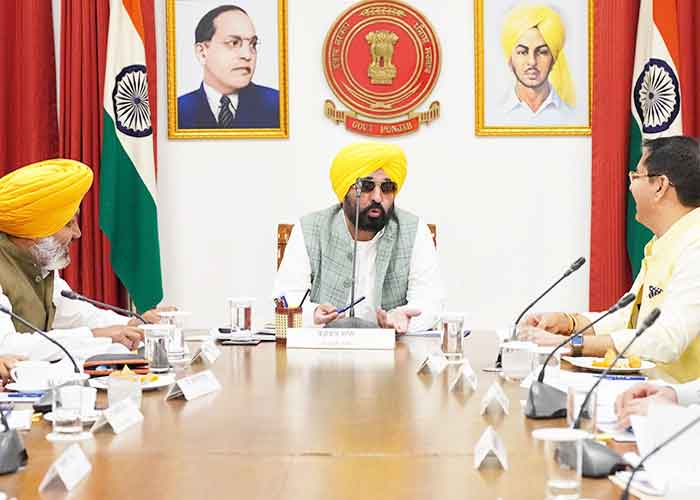 CM-Mann-in-Meeting