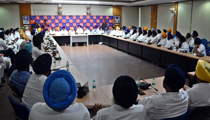 ਸ਼੍ਰੋਮਣੀ ਅਕਾਲੀ ਦਲ ਵੱਲੋਂ ਉਪ ਰਾਸ਼ਟਰਪਤੀ ਚੋਣ ਦੇ ਬਾਈਕਾਟ ਦਾ ਐਲਾਨ, ਕਿਹਾ- “ਪੰਜਾਬ ‘ਚ ਤ੍ਰਾਸਦੀ, ਸਰਕਾਰ ਨੇ ਨਹੀਂ ਕੀਤੀ ਮਦਦ”