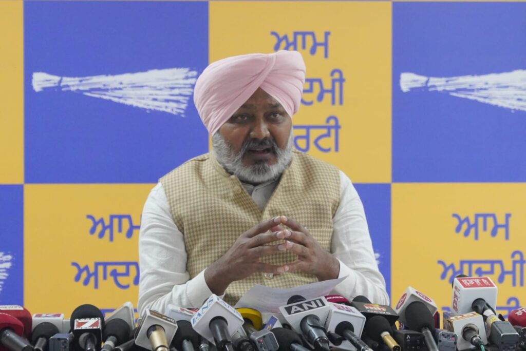 ਮਾਨ ਸਰਕਾਰ ਦੀ ‘ਯੁੱਧ ਨਸ਼ਿਆਂ ਵਿਰੁੱਧ’ ਰੰਗ ਲਿਆ ਰਹੀ, ਤਸਕਰ ਹੁਣ ਹਰਿਆਣਾ ਨੂੰ ਬਣਾ ਰਹੇ ਆਪਣਾ ਨਵਾਂ ਅੱਡਾ : ਮੰਤਰੀ ਹਰਪਾਲ ਚੀਮਾ