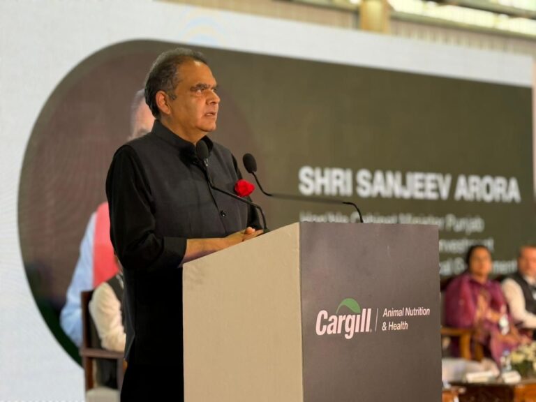 ਮੰਤਰੀ ਸੰਜੀਵ ਅਰੋੜਾ ਨੇ ਵਜ਼ੀਰਾਬਾਦ, ਮੰਡੀ ਗੋਬਿੰਦਗੜ੍ਹ ਵਿਖੇ ਕਾਰਗਿਲ ਦੇ ਦੱਖਣੀ ਏਸ਼ੀਆ ਦੇ ਸਭ ਤੋਂ ਵੱਡੇ ਪਸ਼ੂ ਚਾਰੇ ਦੇ ਨਿਰਮਾਣ ਪਲਾਂਟ ਦਾ ਕੀਤਾ ਉਦਘਾਟਨ