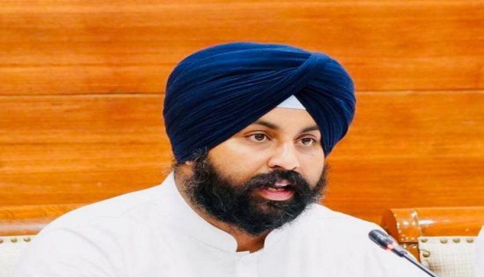 ਫ਼ਾਜ਼ਿਲਕਾ ਦੇ ਬਸਤੀ ਹਜ਼ੂਰ ਸਕੂਲ ਦਾ ਮੁੜ ਹੋਵੇਗਾ ਨਿਰਮਾਣ, ਸਿੱਖਿਆ ਮੰਤਰੀ ਹਰਜੋਤ ਬੈਂਸ ਨੇ ਦਿੱਤੇ ਹੁਕਮ