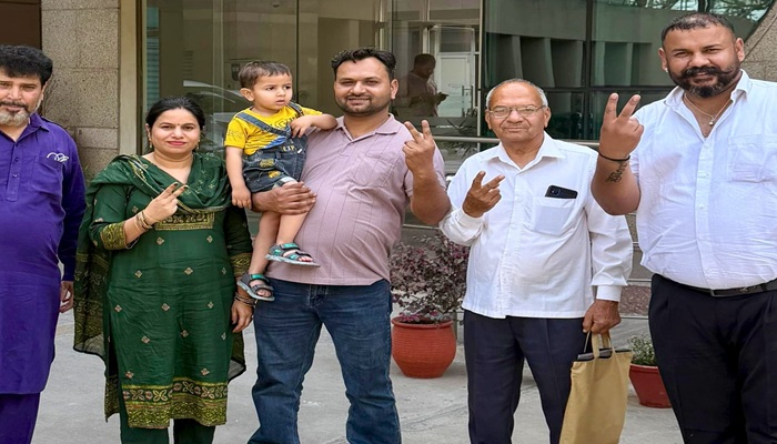 ਸਕਿਓਰਿਟੀ ਗਾਰਡ ਰਾਤੋ-ਰਾਤ ਬਣਿਆ ਕਰੋੜਪਤੀ: 200 ਰੁਪਏ ਦੀ ਖਰੀਦੀ ਟਿਕਟ ਨੇ ਬਦਲੀ ਕਿਸਮਤ, 1.5 ਕਰੋੜ ਦੀ ਜਿੱਤੀ ਲਾਟਰੀ