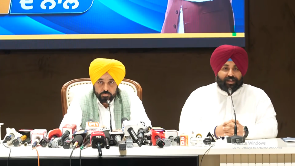 CM ਭਗਵੰਤ ਮਾਨ ਨੇ ਪਿਛਲੇ 4 ਸਾਲਾਂ ‘ਚ ਸਿੱਖਿਆ ਵਿਭਾਗ ‘ਚ ਕੀਤੇ ਕੰਮਾਂ ਦਾ ਰਿਪੋਰਟ ਕਾਰਡ ਕੀਤਾ ਪੇਸ਼