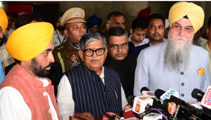 ਪੰਜਾਬ ਬਜਟ ਸੈਸ਼ਨ : ਰਾਜਪਾਲ ਦੀ ਸਪੀਕਰ ਨੂੰ ਸਲਾਹ; ਸੈਸ਼ਨ ਦੇ ਸ਼ੁਰੂ ਜਾਂ ਅੰਤ ‘ਚ ਗਾਇਆ ਜਾਵੇ ‘ਵੰਦੇ ਮਾਤਰਮ’