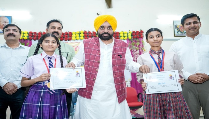 ਗਰੀਬੀ ਅਤੇ ਸਮਾਜਿਕ ਵਖਰੇਵਿਆਂ ਨੂੰ ਖ਼ਤਮ ਕਰਨ ਲਈ ਸਿੱਖਿਆ ਹੀ ਇੱਕੋ-ਇੱਕ ਸਾਧਨ: CM ਭਗਵੰਤ ਸਿੰਘ ਮਾਨ