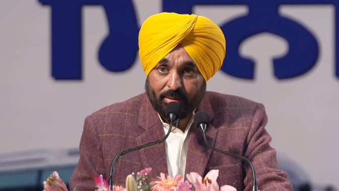 ਮਾਵਾਂ-ਧੀਆਂ ਸਤਿਕਾਰ ਯੋਜਨਾ: ਉਂਗਲੀਆਂ ਘਿਸਨ ਕਾਰਨ ਮਹਿਲਾਵਾਂ ਨੂੰ ਬਾਇਓਮੈਟ੍ਰਿਕ ਵੈਰੀਫਿਕੇਸ਼ਨ ‘ਚ ਆ ਰਹੀ ਸਮੱਸਿਆ, CM ਮਾਨ ਕਰਨਗੇ ਬੈਂਕ ਮੈਨੇਜਰਾਂ ਨਾਲ ਬੈਠਕ