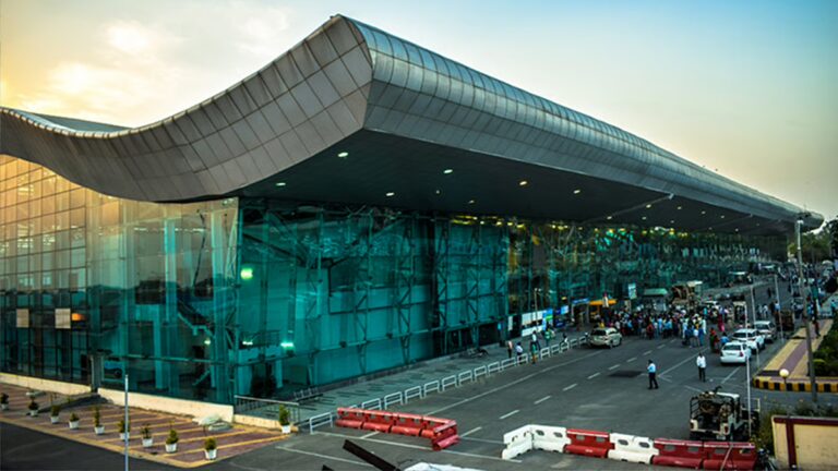 ਅੰਮ੍ਰਿਤਸਰ ਹਵਾਈ ਅੱਡਾ ਬੰਦ! ਭਲਕੇ ਤੋਂ ਰੋਜ਼ਾਨਾ 8 ਘੰਟੇ ਬੰਦ ਰਹੇਗਾ ਏਅਰਪੋਰਟ, ਉਡਾਣ ਸਮਾਂ-ਸਾਰਣੀ ‘ਚ ਬਦਲਾਅ