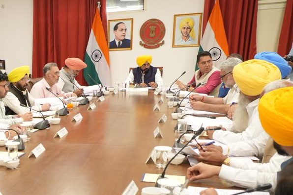 CM ਮਾਨ ਨੇ ਸੱਦੀ ਕੈਬਨਿਟ ਮੀਟਿੰਗ: ਦੁਪਹਿਰ 3:30 ਵਜੇ ਹੋਵੇਗੀ ਬੈਠਕ, ਕਈ ਫੈਸਲਿਆਂ ‘ਤੇ ਲੱਗ ਸਕਦੀ ਮੋਹਰ