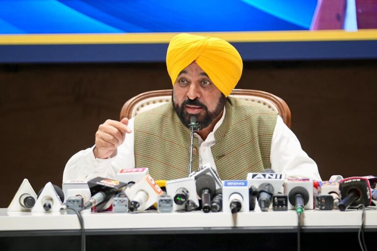 ਕਦੇ ਘਾਟੇ ‘ਚ ਚਲਦਾ ਬਿਜਲੀ ਵਿਭਾਗ ਪਿਛਲੇ 4 ਸਾਲਾਂ ਤੋਂ ਪੰਜਾਬ ਦੇ 90 ਫੀਸਦ ਘਰਾਂ ਨੂੰ ਮੁਫ਼ਤ ਬਿਜਲੀ ਦੇ ਕੇ ਵੀ ਕਮਾ ਰਿਹੈ ਮੁਨਾਫ਼ਾ: CM ਭਗਵੰਤ ਸਿੰਘ ਮਾਨ