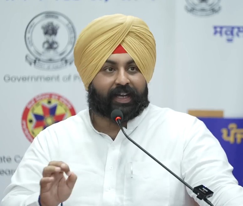 ਪੰਜਾਬ ਦੇ ਸਕੂਲਾਂ ‘ਚ ਔਨਲਾਈਨ ਟਰੈਕਰ ਸਿਸਟਮ ਸ਼ੁਰੂ, ਸਿੱਖਿਆ ਮੰਤਰੀ ਨੇ ‘ਮਿਸ਼ਨ ਸਮਰੱਥ 4.0’ ਦੀ ਕੀਤੀ ਸ਼ੁਰੂਆਤ