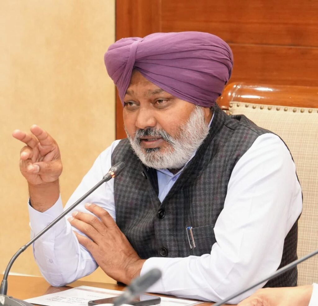 ਕਿਲੋਮੀਟਰ ਸਕੀਮ ਤਹਿਤ ਸਿਰਫ਼ ਪੰਜਾਬੀਆਂ ਨੂੰ ਮੌਕਾ ਦੇ ਕੇ PRTC ਦੇ ਬੇੜੇ ‘ਚ ਕੀਤੀਆਂ ਗਈਆਂ 250 ਬੱਸਾਂ ਸ਼ਾਮਲ: ਮੰਤਰੀ ਹਰਪਾਲ ਚੀਮਾ