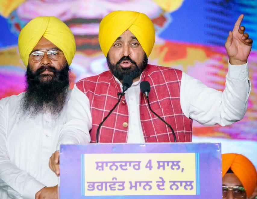 70 ਸਾਲਾਂ ਬਾਅਦ ਹੁਸ਼ਿਆਰਪੁਰ ਦੇ ਕੰਢੀ ਖੇਤਰ ‘ਚ ਬਣਾਈਆਂ ਜਾਣਗੀਆਂ ਸ਼ਾਨਦਾਰ ਸੜਕਾਂ; CM ਮਾਨ ਨੇ 150 ਕਰੋੜ ਰੁਪਏ ਦੇ ਵਿਕਾਸ ਕਾਰਜਾਂ ਦਾ ਕੀਤਾ ਉਦਘਾਟਨ