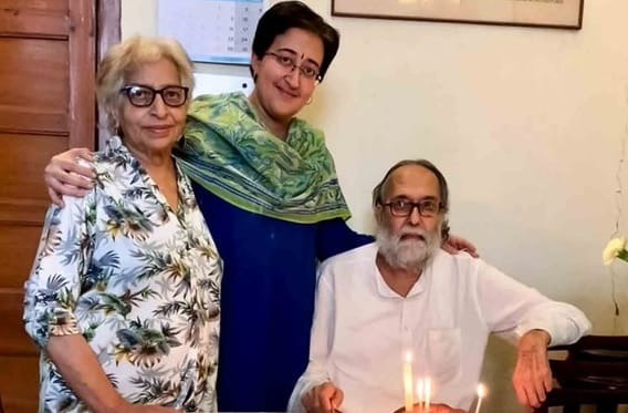 ਦਿੱਲੀ ਦੀ ਸਾਬਕਾ CM ਆਤਿਸ਼ੀ ਦੇ ਪਿਤਾ ਦਾ ਦਿਹਾਂਤ, ਕੇਜਰੀਵਾਲ ਤੇ ਸਿਸੋਦੀਆ ਨੇ ਪ੍ਰਗਟਾਇਆ ਦੁੱਖ