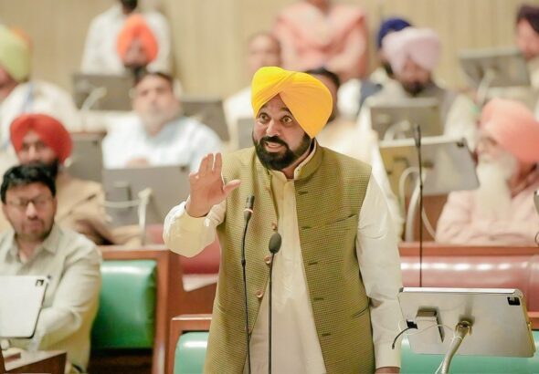 ਜੈਕਾਰਿਆਂ ਦੀ ਗੂੰਜ ਨਾਲ ਵਿਧਾਨ ਸਭਾ ‘ਚ ਬੇਅਦਬੀ ਖ਼ਿਲਾਫ਼ ਜਾਗਤ ਜੋਤਿ ਸ੍ਰੀ ਗੁਰੂ ਗ੍ਰੰਥ ਸਾਹਿਬ ਜੀ ਸਤਿਕਾਰ ਸੋਧ ਬਿੱਲ ਪਾਸ