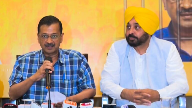 ਪੰਜਾਬ ਦੀ ਰਾਜਨੀਤੀ ’ਚ ਵਧੀ ਹਲਚਲ ! ਗੁਰੂਗ੍ਰਾਮ ਜੇਲ੍ਹ ’ਚ ਸੰਜੀਵ ਅਰੋੜਾ ਨੂੰ ਮਿਲਣ ਪਹੁੰਚੇ CM ਮਾਨ ਤੇ ਅਰਵਿੰਦ ਕੇਜਰੀਵਾਲ
