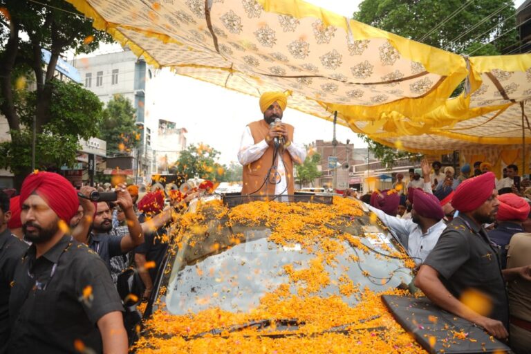 ਸ਼ੁਕਰਾਨਾ ਯਾਤਰਾ ਦਾ ਦੂਜਾ ਦਿਨ: CM ਮਾਨ ਜਲੰਧਰ ਪਹੁੰਚੇ, ਕਿਹਾ- “ਵਿਰੋਧੀ ਧਿਰ ਧਰਮ ਦੇ ਨਾਮ ‘ਤੇ ਰਾਜਨੀਤੀ ਕਰ ਹੈ”
