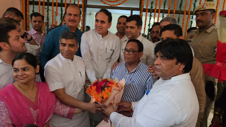 1200-675-27633771-thumbnail-16x9-dharmbir-bhangrola-was-elected-senior-deputy-mayor-and-anoop-singh-was-elected-deputy-mayor-in-gurugram