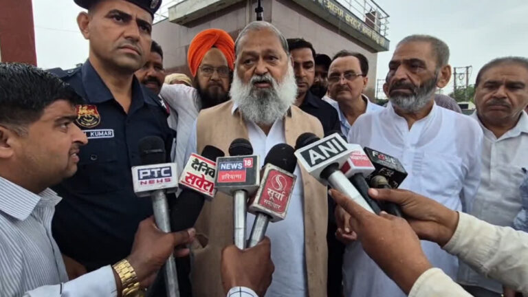 1200-675-27737913-thumbnail-16x9-haryana-cabinet-minister-anil-vij-met-the-people-injured-in-the-building-collapse-in-dhulkot-ambala